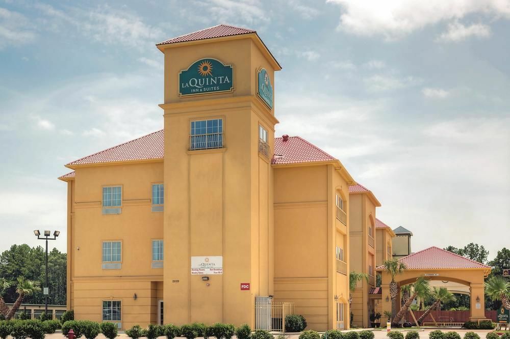 La Quinta By Wyndham Houston New Caney Exterior photo